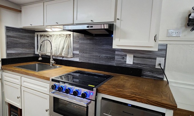 Cave Creek House | Charming Tiny Home in beautiful downtown Cave Creek