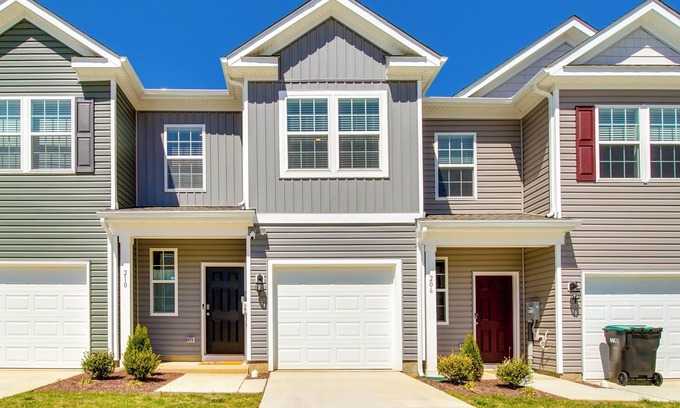 Luray House | Charming Townhome < 1 Mi to Zoo & Luray Caverns!