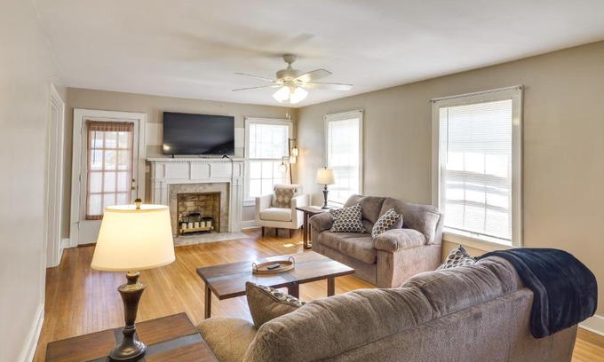 Tullahoma House | Charming Tullahoma Stay with Great Walkable Location