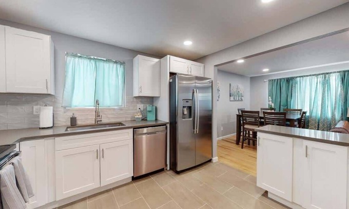 Dupont House | Charming Two-Bedroom Upper Unit in Great Location