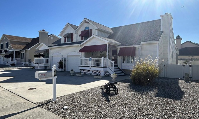 Diamond Beach House | Charming two-story townhouse! Sleeps 12