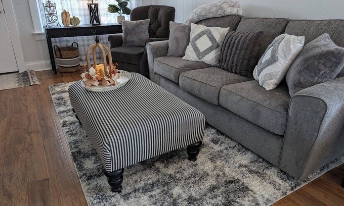 Franklin House | Charming & Updated Cozy/Clean 2 bed house! Luxury beds & covered back patio!