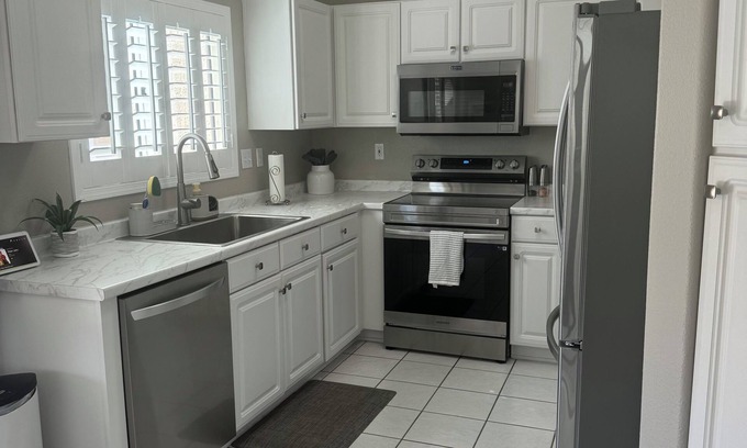 Sun City West House | Charming updated-2 bedroom house in fabulous Sun City West with WiFi, AC