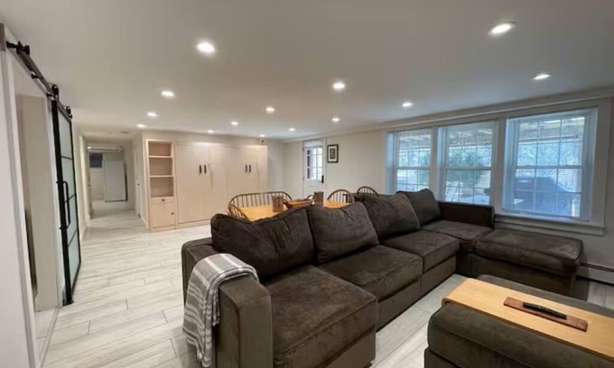 Manchester-by-the-Sea Apartment | Charming 1-bedroom Guest suite in amazing Manchester-by-the-Sea with WiFi, AC