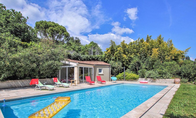 Savasse House | Charming vacation home with swimming pool in the Drôme Provençale.