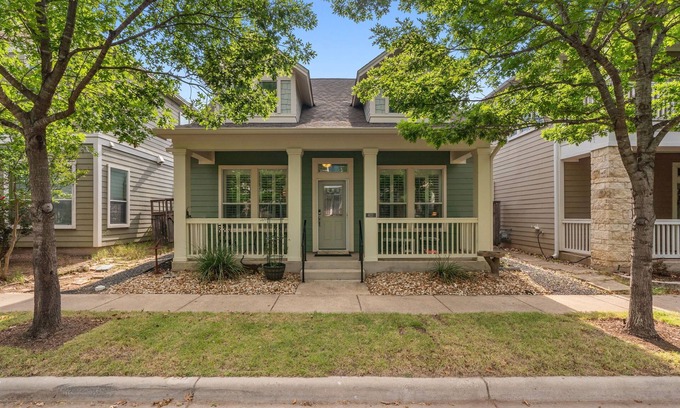 Mueller House | Charming Vacation Home In Mueller Austin