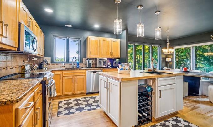 Chittenden House | Charming Vermont Retreat: Unique 4-Bedroom Home