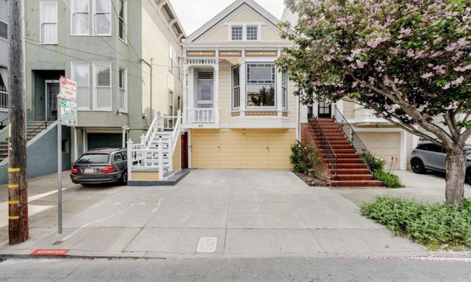 Hayes Valley House | Charming Victorian Oasis with an Elegant and Spacious Haven
