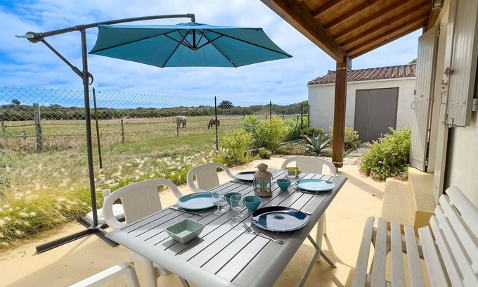 La Couarde-sur-Mer House | Charming villa facing the dune with yard - parking