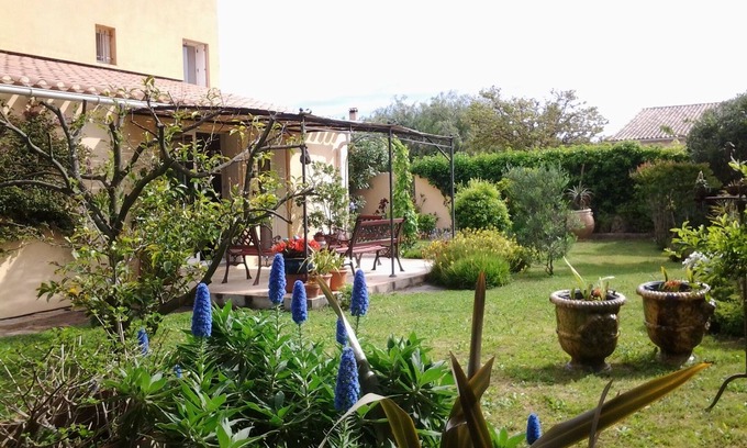 Les Bormettes Villa | Charming villa close to the beach with 3 air-conditioned bedrooms.