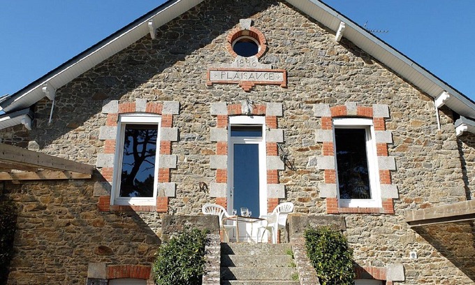 Saint-Marc-sur-Mer House | charming villa, exceptional sea view, with tuned piano, 6-8 people.