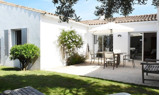 Les Portes-en-Re House | Charming Village Home with Garden, 3 Beds, Fireplace & Wi-Fi in Les Portes-en-Ré