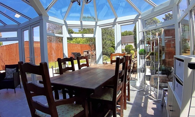 Ryde House | Charming Villa in Ryde - Child Friendly