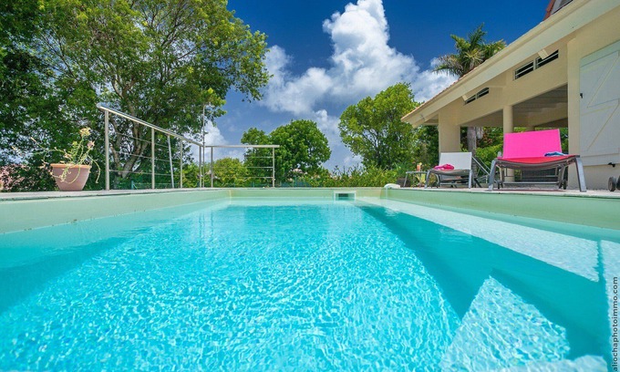 Sainte-Anne House | Charming villa, pool and garden, on the beach road