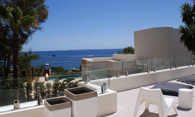 S'Argamassa Villa | Charming villa with sea views