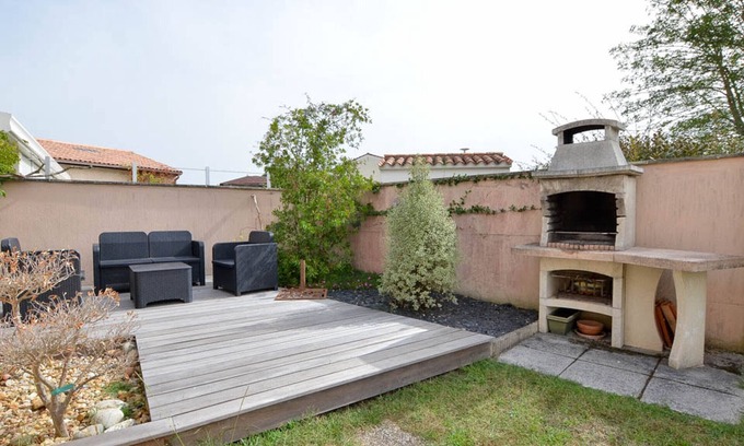 Les Mathes Villa | Charming Villa with Garden, Near Beach and Shops, Sleeps 6