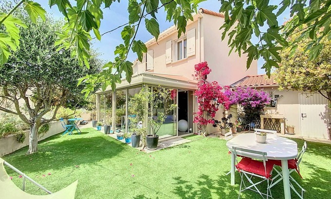 La Ciotat Villa | Charming Villa with Pool, 2 Bedrooms, Close to Beaches - La Ciotat, France