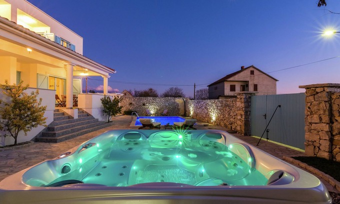 Poljica Villa | Charming villa with private heatable pool