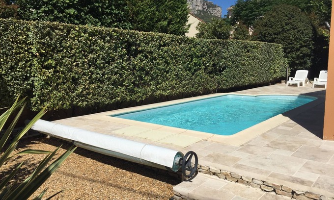 Toulon Villa | Charming villa with swimming pool and mature garden, near town center and beaches