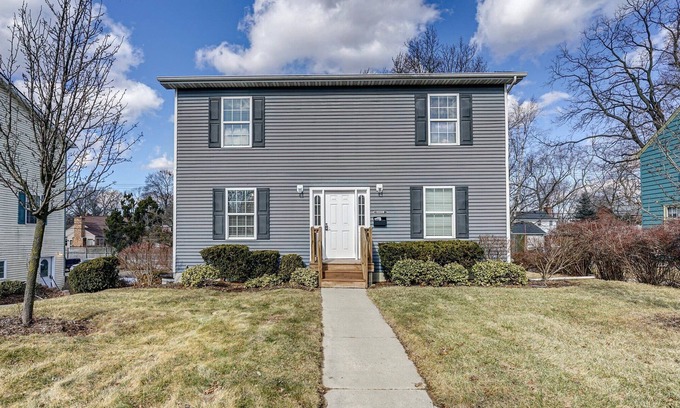 College Heights House | Charming Voyage: Ypsi & AnnArbor