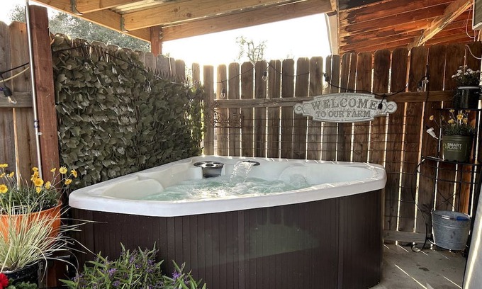 Warner Springs Cabin | Charming Warner Springs Accommodation Ideal for a Romantic Getaway in California