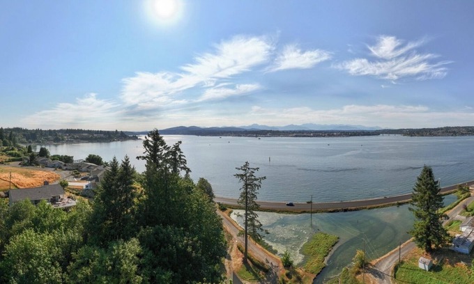 Retsil Other | Charming waterfront 3-bedroom farmhouse with AC, WiFi in serene Port Orchard