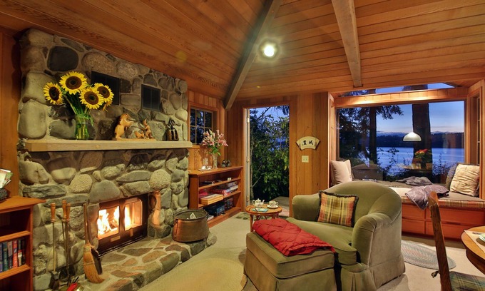 Freeland Cottage | Charming Waterfront Cottage-NO CLEANING FEE-Water, Mountain & Sunset View