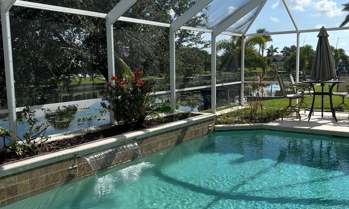 Cape Coral Villa | Charming waterfront pool villa