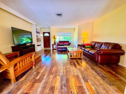 Bradenton House | Charming West Bradenton House