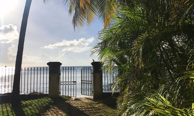 Merlin Bay House | Charming West Coast Cottage Near Beach