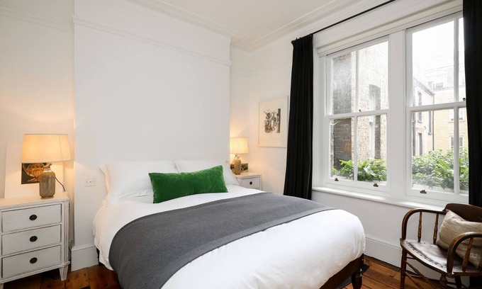 Fitzrovia Apartment | Charming West End Residence in Peaceful Fitzrovia
