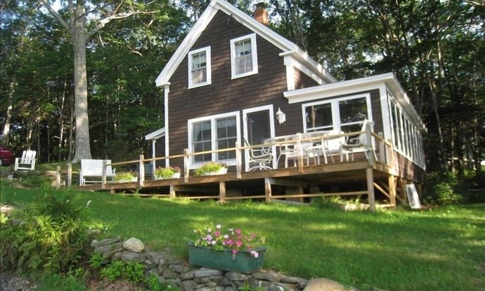 Chamberlain Cottage | Charming Woodsy Cottage - Ocean View with Monhegan Island