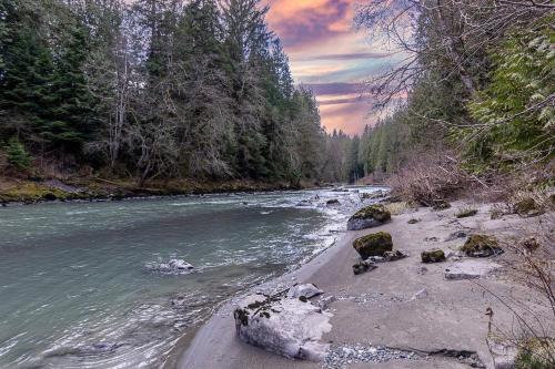 Lime Kiln House | Chase's River Cabin - Hot-tub Firepit & Fireplace