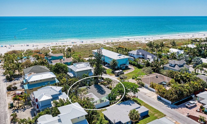Holmes Beach House | Chasing Waves managed by Beach Retreats FL Anna Maria Island