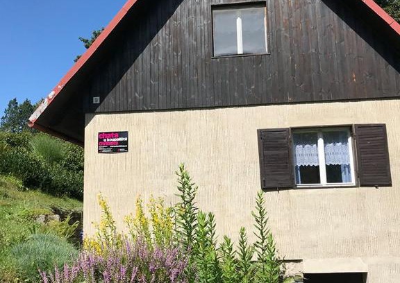 Chribska Cabin | Chata u koupaliště