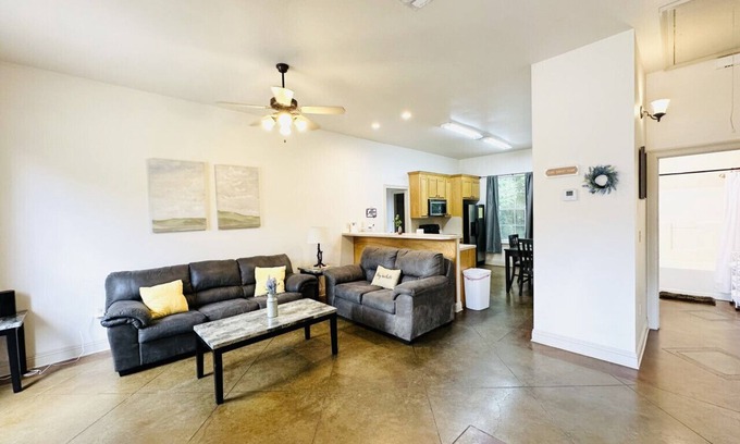 Pine Grove Apartment | Chateau 5, spacious townhouse in Tickfaw, LA