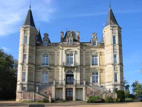 Andreze Bed & Breakfast | Chateau De La Moriniere