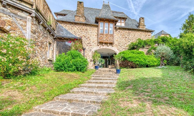 La Fouillade Other | Chateau De Lavezon - Twelve Bedroom Castle, Sleeps 28