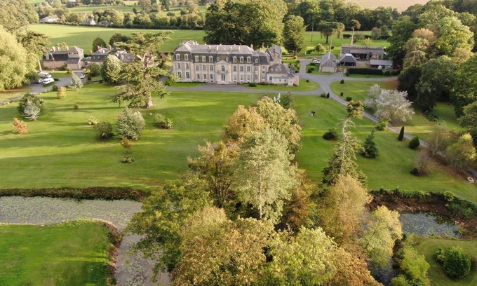 Barbeville Bed & Breakfast | Chateau des Monts