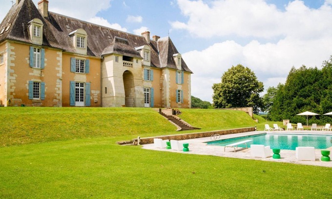 Saint-Geyrac Other | Chateau Fleur - Ten Bedroom Castle, Sleeps 18