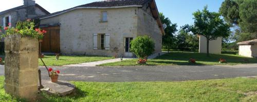 Saint-Medard-de-Guizieres Bed & Breakfast | Chateau Laborde Marjolaine