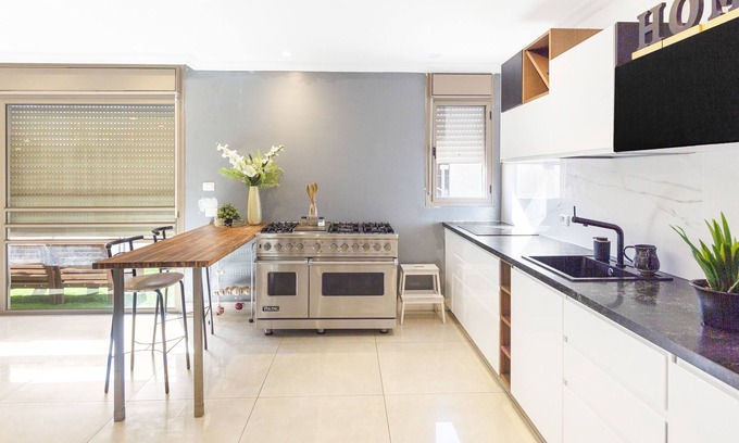 Mateh Yehuda House | Chateau Gabriel 6 BR Villa w Heated Pool