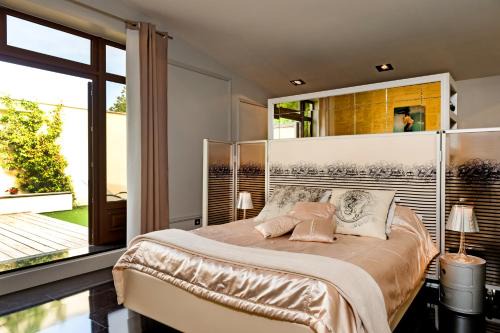 Moulon Bed & Breakfast | Chateau La Mothe du Barry