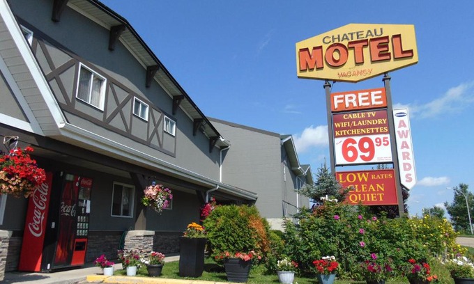 Southwest Edmonton Hotel | Chateau Motel