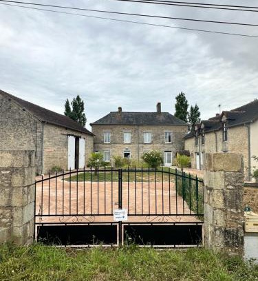 Intercommunalite d'Alencon Bed & Breakfast | Chateau Saintonge