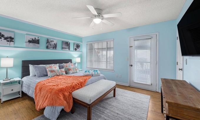 Miramar Heights House | Chateau Tortuga - SUPER cute, Dog-Friendly Townhome Steps to Beach w/Pool!
