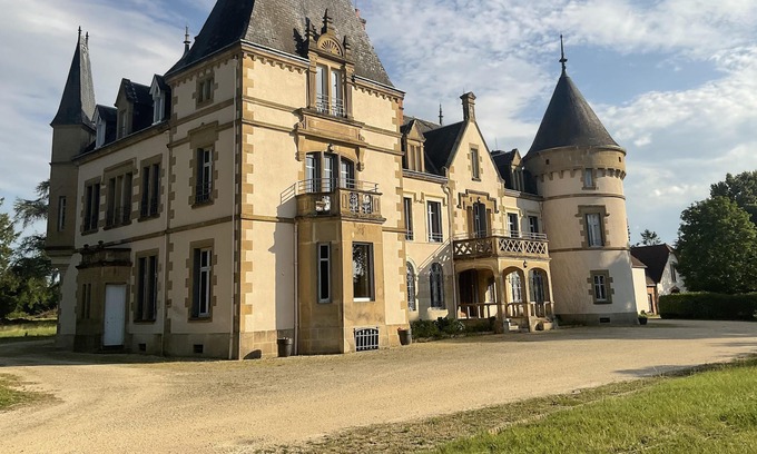 Loriges Bed & Breakfast | Chateau Tout Y Fault