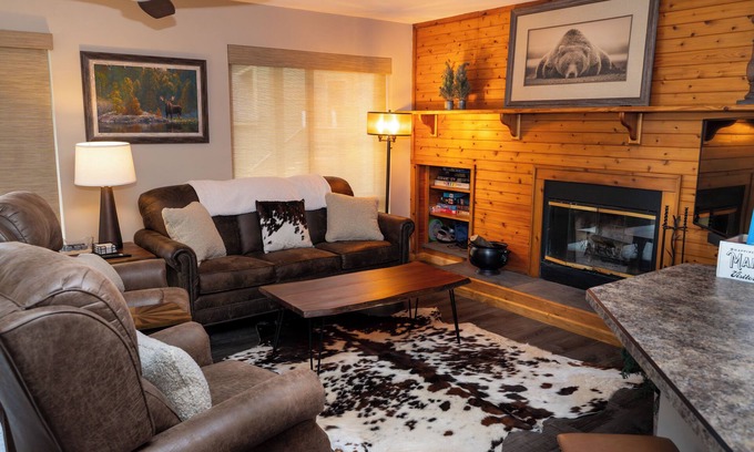 Hidden Valley Condo | Chateau W a Ski-in Ski-out upscale 2-bedroom condo