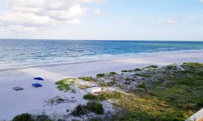 St. Petersburg - Clearwater Condo | 🌴 Chateaux – Updated Gulf Front 1-Bedroom Condo with Pool & Sunset Views in Indian Shores