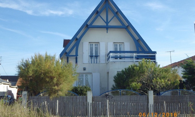 Quartier des Dunes Villa | Chatelaillon direct beach access: 8 people, 140 m2